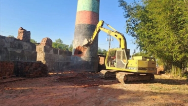 পঞ্চগড়ে লাইসেন্সবিহীন ২টি ইটভাটা গুঁড়িয়ে দিল প্রশাসন